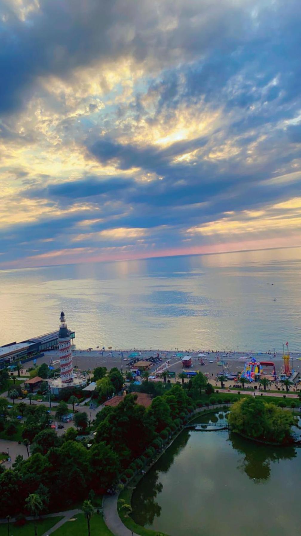 Апартаменты с видом на море Twin Towers Batumi, Orbi City Экстерьер фото